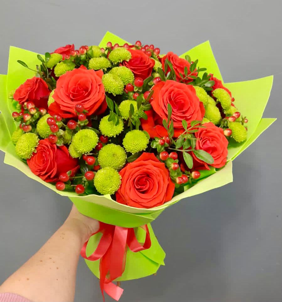 Букет цветов из: Хризантемы и Розы в Каменке