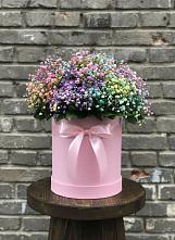 Цветочная композиция из Гипсофила и Розы в шляпной коробке в Каменке