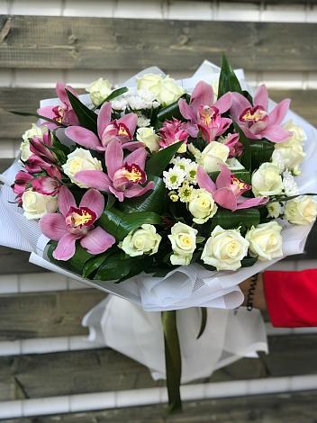 Букет цветов из: Розы и Хризантемы в Каменке