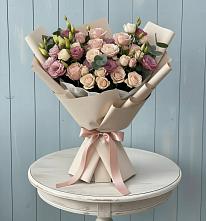 Букет цветов из:  Розы и Лизиантусы в Каменке