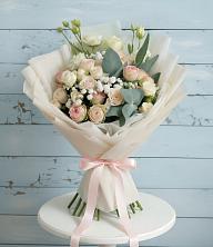 Букет цветов из:  Розы и Лизиантусы в Каменке