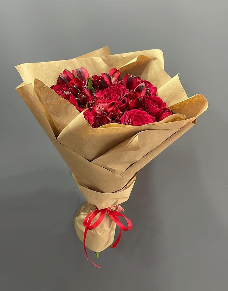 Букет цветов из: Альстромерии и Розы в Каменке