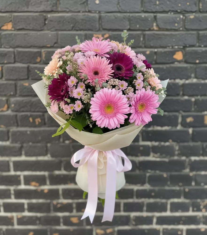 Букет цветов из: Герберы и Хризантемы в Каменке
