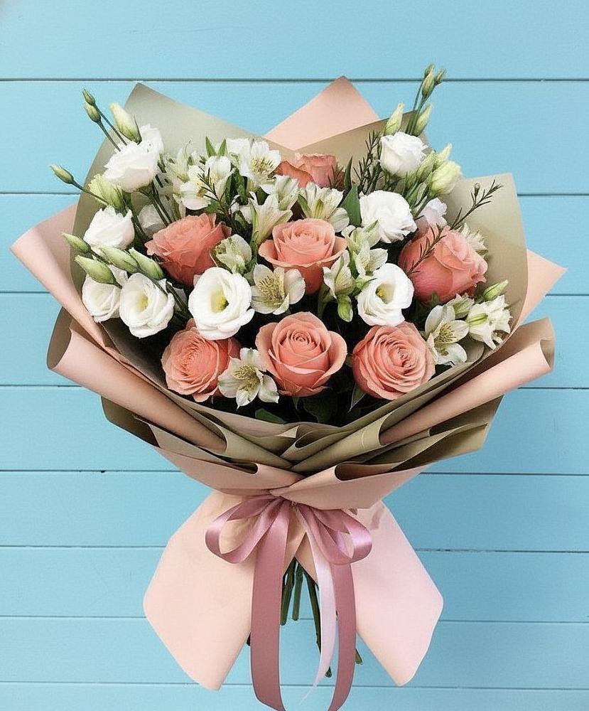 Букет цветов из: Розы, Альстромерии и Лизиантусы в Каменке