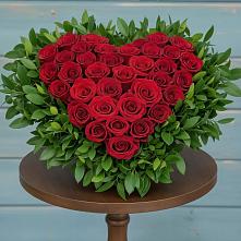 Цветочная композиция из Розы в виде сердца в Каменке