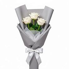 Букет 3 белые розы в Каменке