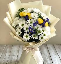 Букет цветов из:  Ирисы, Хризантемы и Розы #REPLACE_PRED# Каменке