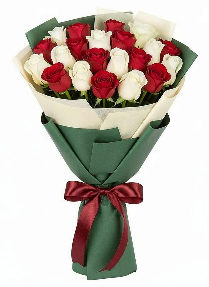 Букет Микс из красных и белых роз в Каменке