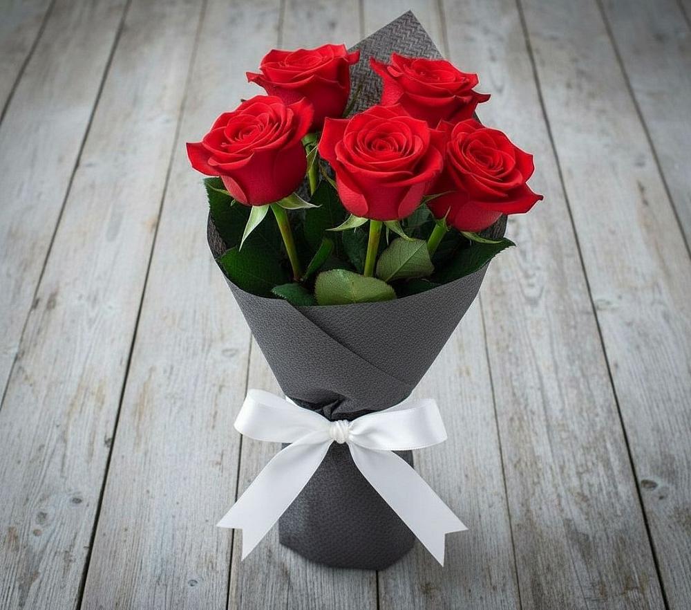 Букет 5 Красных роз Эдлесс Лав в Каменке