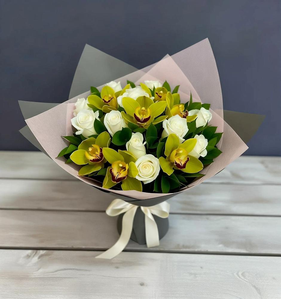 Букет цветов из: Орхидеи и Розы в Каменке