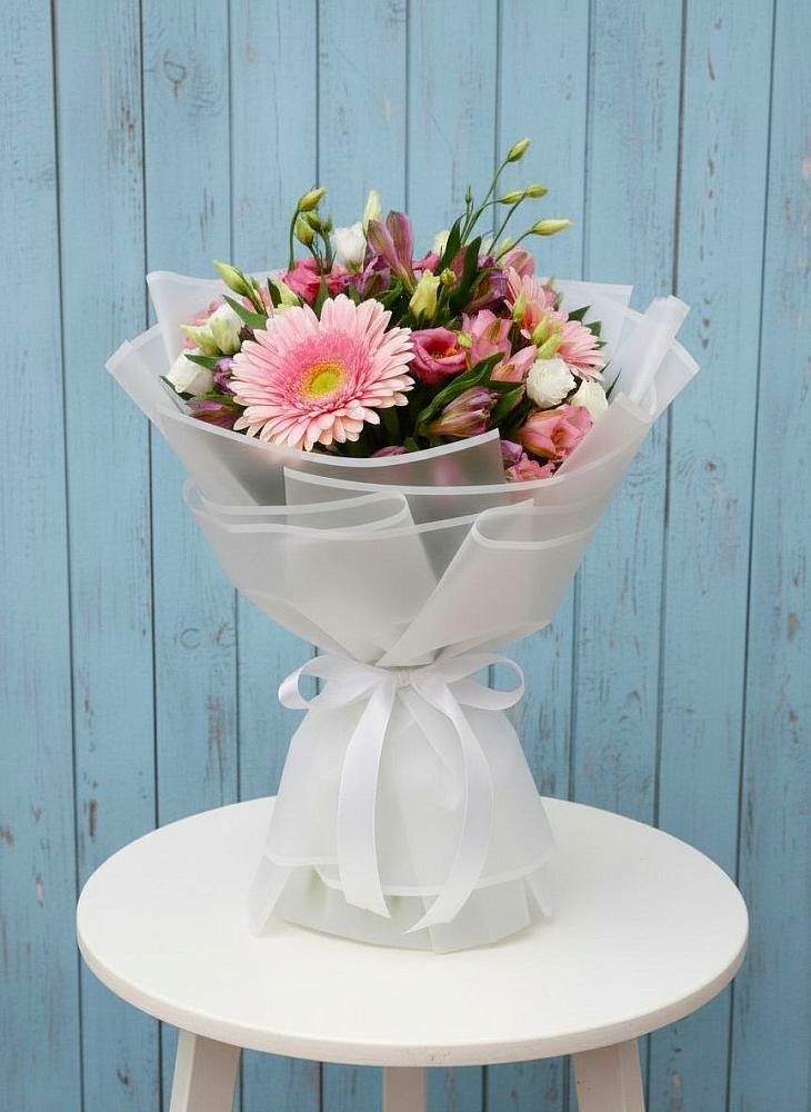 Букет цветов из: Герберы, Альстромерии и Лизиантусы в Каменке