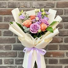 Букет цветов из:  Лизиантусы и Розы #REPLACE_PRED# Каменке