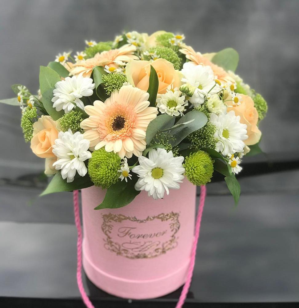 Цветочная композиция из Розы, Герберы и Хризантемы в шляпной коробке в Каменке