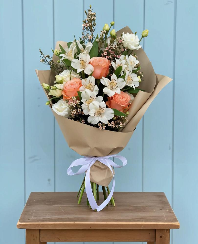 Букет цветов из: Альстромерии, Лизиантусы, Розы и Хризантемы в Каменке
