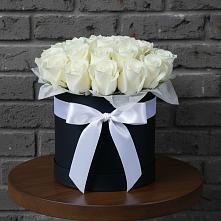 Цветочная композиция из Розы в шляпной коробке в Каменке